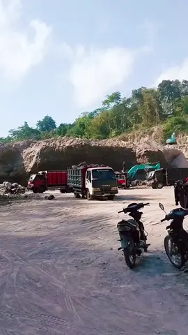awak sehat alat sehat kerjo lancar jan matur suwun gusti🤲🏾#anaktambang #kobelco #tambangpasirmerapi #tambangboyolali #tambangpasir #fyp #xyzbca #fypシ゚viral #foryoupage 
