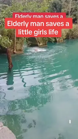 Elderly man saves a little girls life #dailymirror #hero #chinese #news #fyp 
