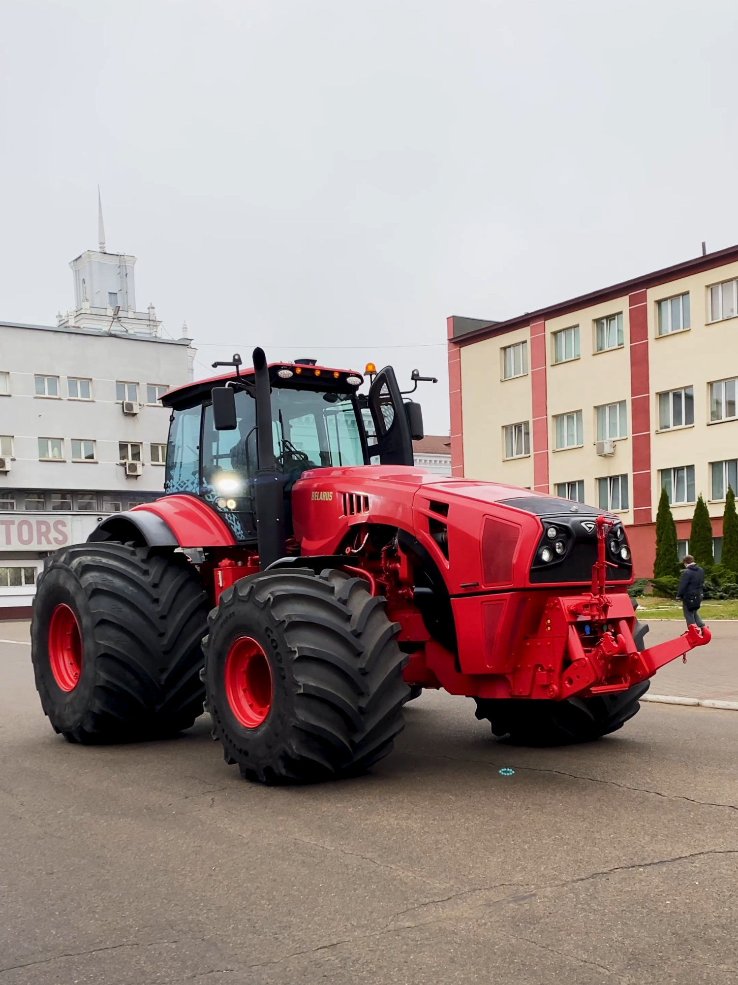 BELARUS 4522 #минскийтракторныйзавод #тракторныйзавод #mtz #belarustractors #tractor #minsktractor #tractrormtz #mtztractor #трактор #трактормтз #минсктрактор #завод #мтз #минск #minskcity #minsk #belarus #топ #мтз4522 #belarus4522 #tractor4522 #tractorbelarus4522 #беларус4522 #mtz4522