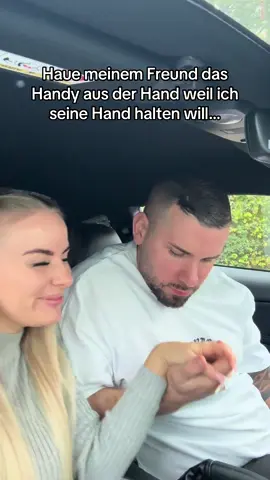 Ich wollt doch nur Seine Hand halten😍😂!!! #viral #fürdich #foryou #foryoupage #fy #fyp #funnyvideos #couplecomedy #comdey 