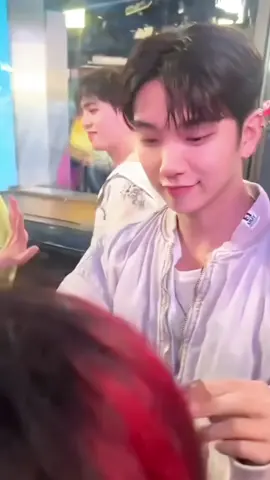 Hôm nay em bé xinh iu quáaa 😍 #joshua #조슈아 #joshuahong #hongjisoo #seventeen 