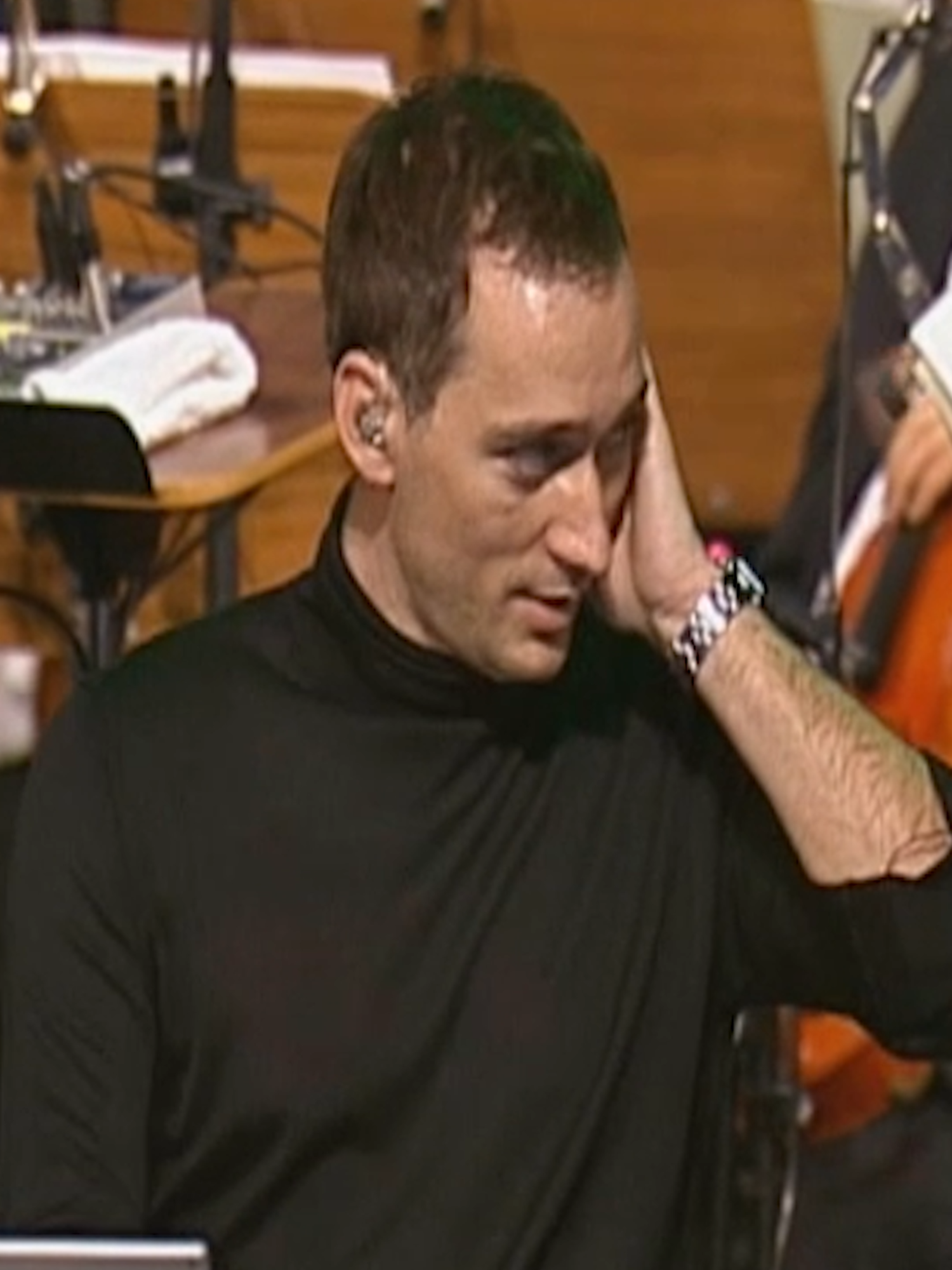 Such a precious memory... #ForAnAngel performed by the HR Orchestra in Frankfurt alongside me and my band 🎻🎺🎷 #FAA30 #PAULVANDYK #electronicmusic #trance