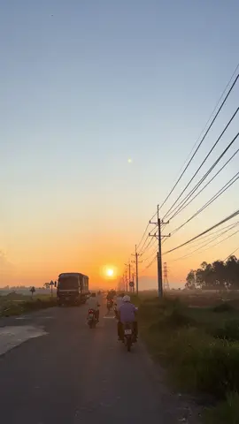 Bình mình trên đường về quê. Quá đep!!! #binhminh #quehuong #trendingvideo 