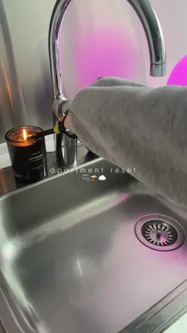 Apartment reset 🫶🏻 #CleanTok #cleaningtiktok #cleaninghacks #cleaningmotivation #reset #resetroutine #clean #cleaning #satisfyingvideo 