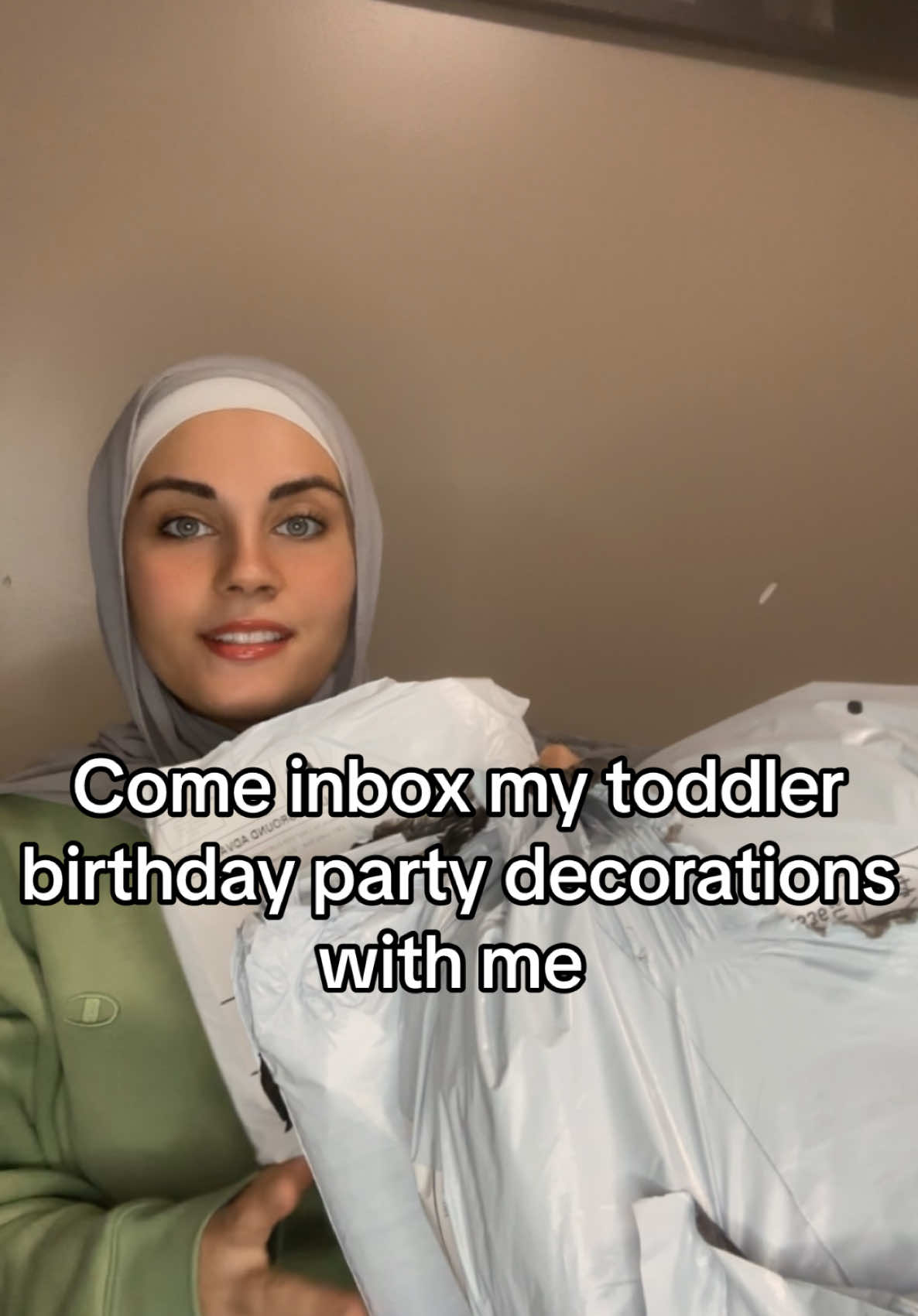 Toddler birthday party unboxing 🎁  #toddler #mom #MomsofTikTok #momsbelike #birthday #fypシ゚viral🖤tiktok  #unboxing #hauls #aliexpress #shein 