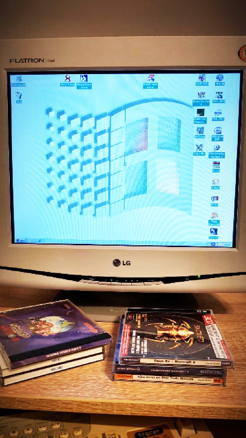 Windows 98 startup #retro #windows #windows98 #win98 #gaming #retrogaming #startup #classic #nostalgia #nostalgic 