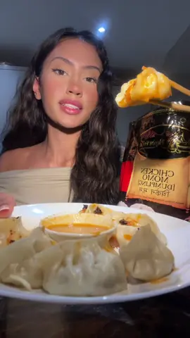 Nepalese momo>>> 🤤☺️ grab a pack from @NEPAL FOODS UK !! #nepalimomo #dumplings #asmr #mukbang #nepalifood 