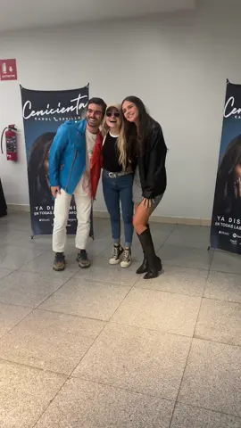 Como no íbamos a sostener a nuestra hermanita con su nuevo tour @Giovanna Reynaud 🔥 Te amamos mucho @karolsevillaofc 