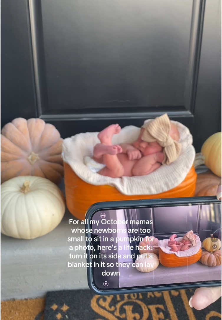 Our lil pumpkin #pumpkinbabypictures #babyphotoshoot #halloween #newbornphotography 