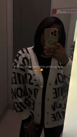 🍁#fall #fallweather #sweatherweather #fashiontiktok 