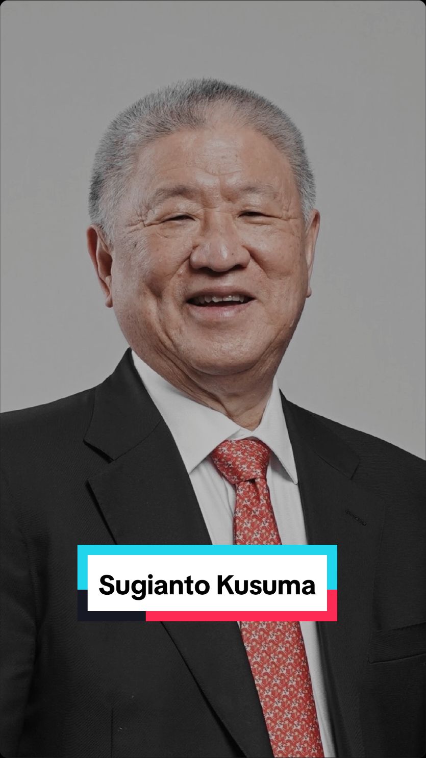 Sugianto Kusuma (juga dikenal sebagai Aguan, Hanzi: 郭說鋒; lahir di Palembang, 10 Januari 1951) adalah seorang pengusaha besar Indonesia. Dia memiliki Agung Sedayu Group, salah satu pengembang properti terbesar di Indonesia. Sugianto Kusuma bersama dengan Tomy Winata memiliki PT Danayasa Arthatama, melalui Jakarta International Hotels & Developments Tbk, yang mengembangkan dan memiliki Sudirman Central Business District. Kusuma dan keluarganya memiliki PT Agung Sedayu. Melalui PT Multi Artha Pratama, PT Agung Sedayu juga memiliki 89% Pantai Indah Kapuk Dua (sebelumnya bernama Pratama Abadi Nusa Industri), yang melakukan penawaran umum perdana pada tahun 2018. Pantai Indah Kapuk Dua, atau PIK2 adalah area pengembangan baru di Kabupaten Tangerang. #fyp #foryoupagе #sugiantokusuma #aguan #konglomerat #agungsedayugroup #ptagungsedayu #pantaiindahkapuk #PIK #businessman #pengusaha 