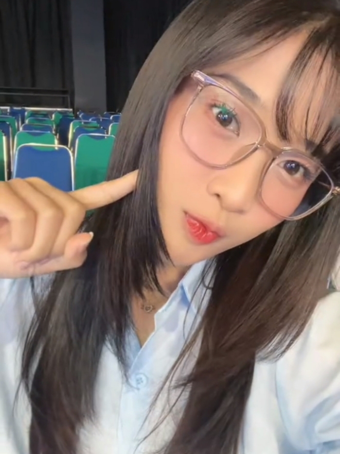 Karna Kamu Cantik 😘 @oniel🤓  #corneliavanisa #onieljkt48 #onieljkt48♡ #jkt48 #jkt48newera #fyp #xyzbca 