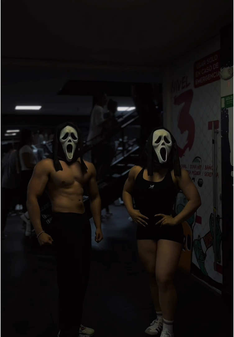 Do you like scary movies? #gym #ghostface #gymrat #fyp #GymTok #gympartner 