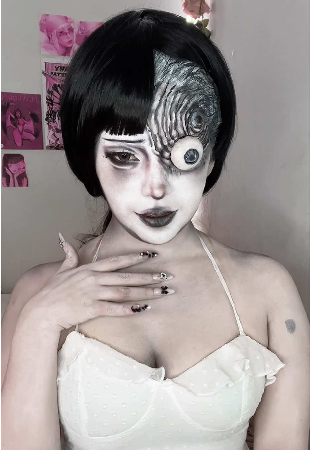 yo soy una chica escrita por #junjiito 🌀👁️🖤 #uzumakijunjiito #junjiitocosplay #uzumaki #junjiitomakeup #halloweenmakeup 