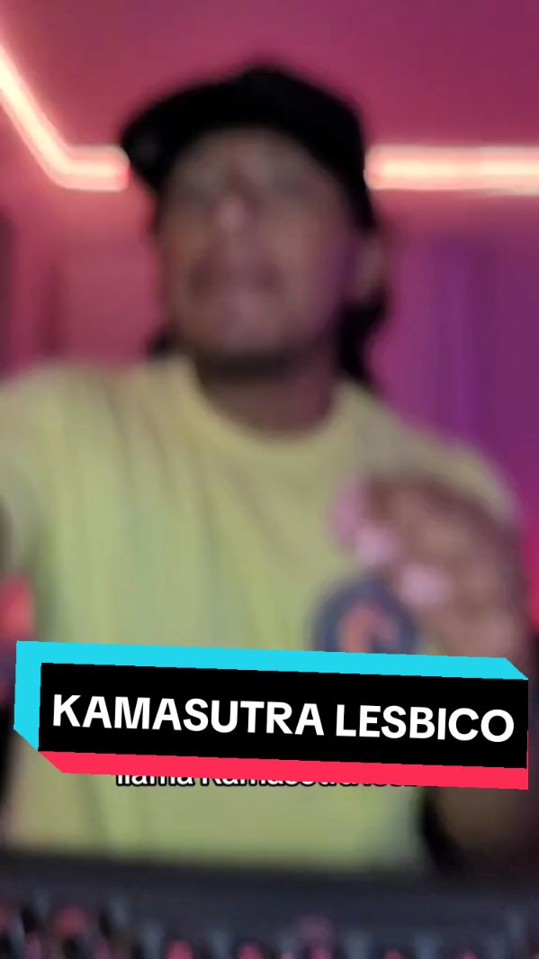 KAMASUTRA LESBICO !! creo que a todos les gustaria Leer este libro no les Miento