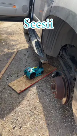 Lo importante de tener un gato para carro te lo recomiendo 🚗🛻#electrichydraulic #jacking #jackcar #herramientasdigitales #seesii 