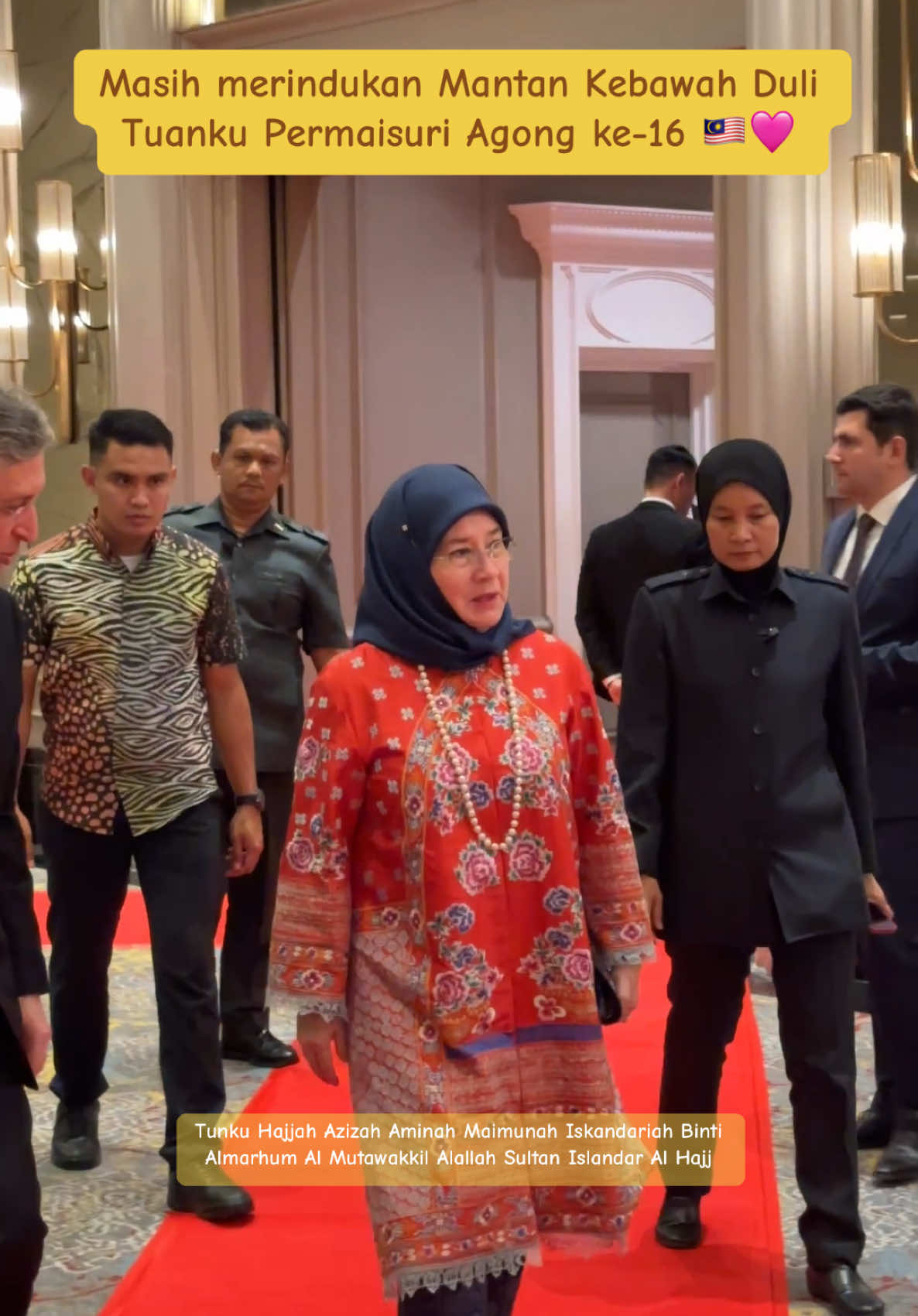 SAYA TERINGIN NAK AKSESORI HADIAH KENANG KENANGAN dripd Istana🥹..Antara FAVOURITE Tuanku Permaisuri di Malaysia dan bagi saya secara peribadi TUANKU punyai Keperibadian yg tinggi 🩷🇲🇾 #fyp #fypシ゚viral #masukberanda #queen #permaisuri #pahang #pahangroyalfamily #tunkuazizah 