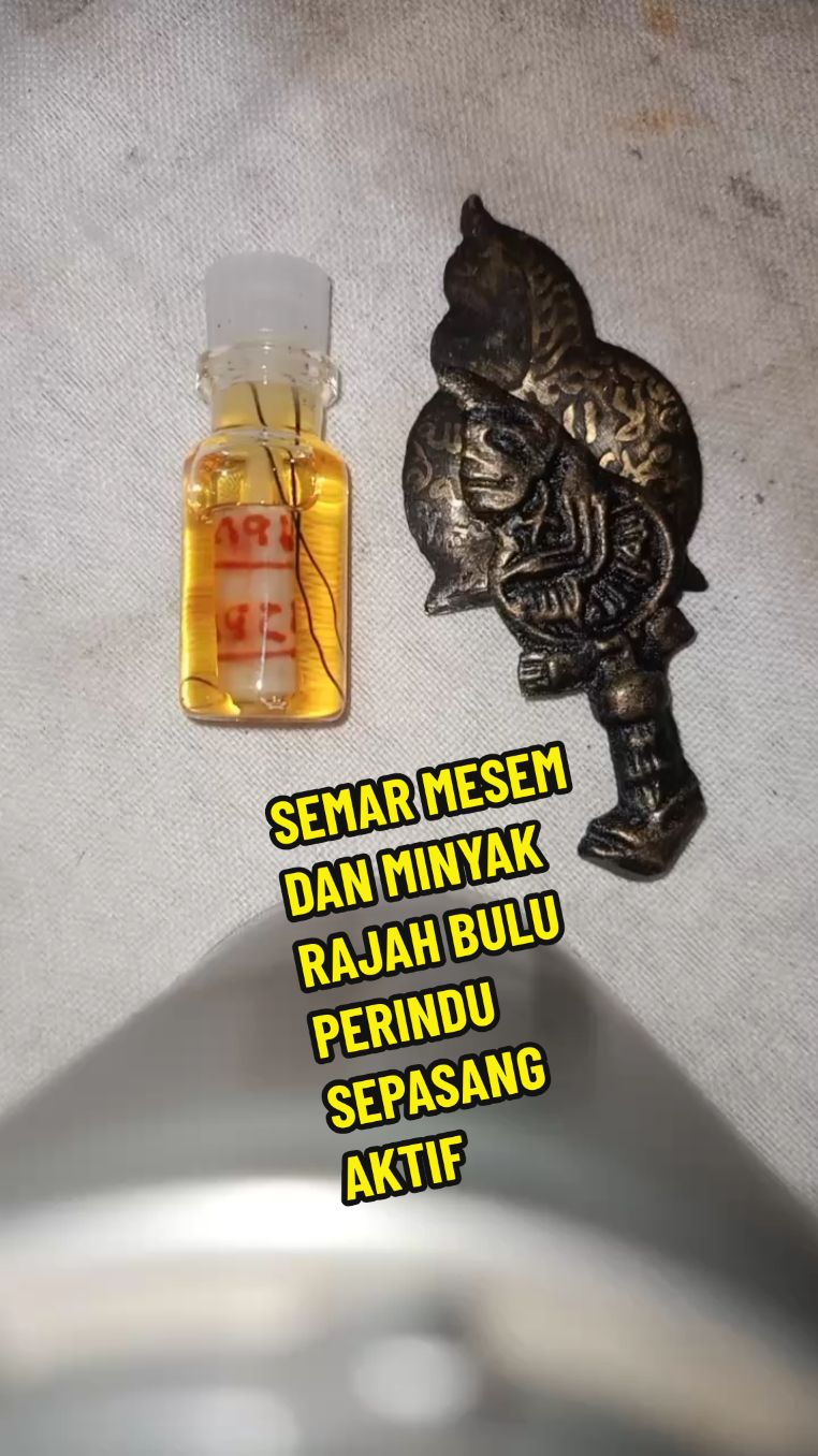 Membalas @arga.argabyu KERIS SEMAR MESEM DAN MINYAK RAJAH BULU PERINDU SEPASANG AKTIF MINAT INBOX #pengasihan #masalahcinta #masalahasmara #pelet #pemikat #semarmesem #buluperindu 