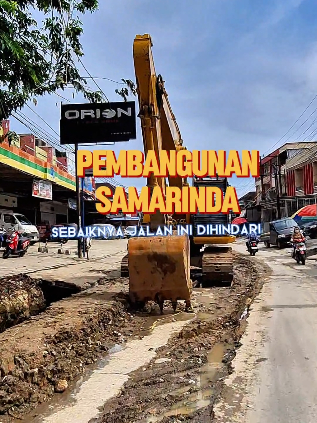 Pembangunan Samarinda Menyala 🔥🔥🔥 Disclaimer : Video ini di rekam tanggal 18/10/2024 Jadi ada kemungkinan beberapa kegiatan di lapangan sudah selesai. #KanakKalimantan #samarindaterkini #samarindaetam #samarindakotapusatperadaban #kstubundalam #simpangpasundan #jalanawanglong #perbaikanjalan #perbaikandrainase 