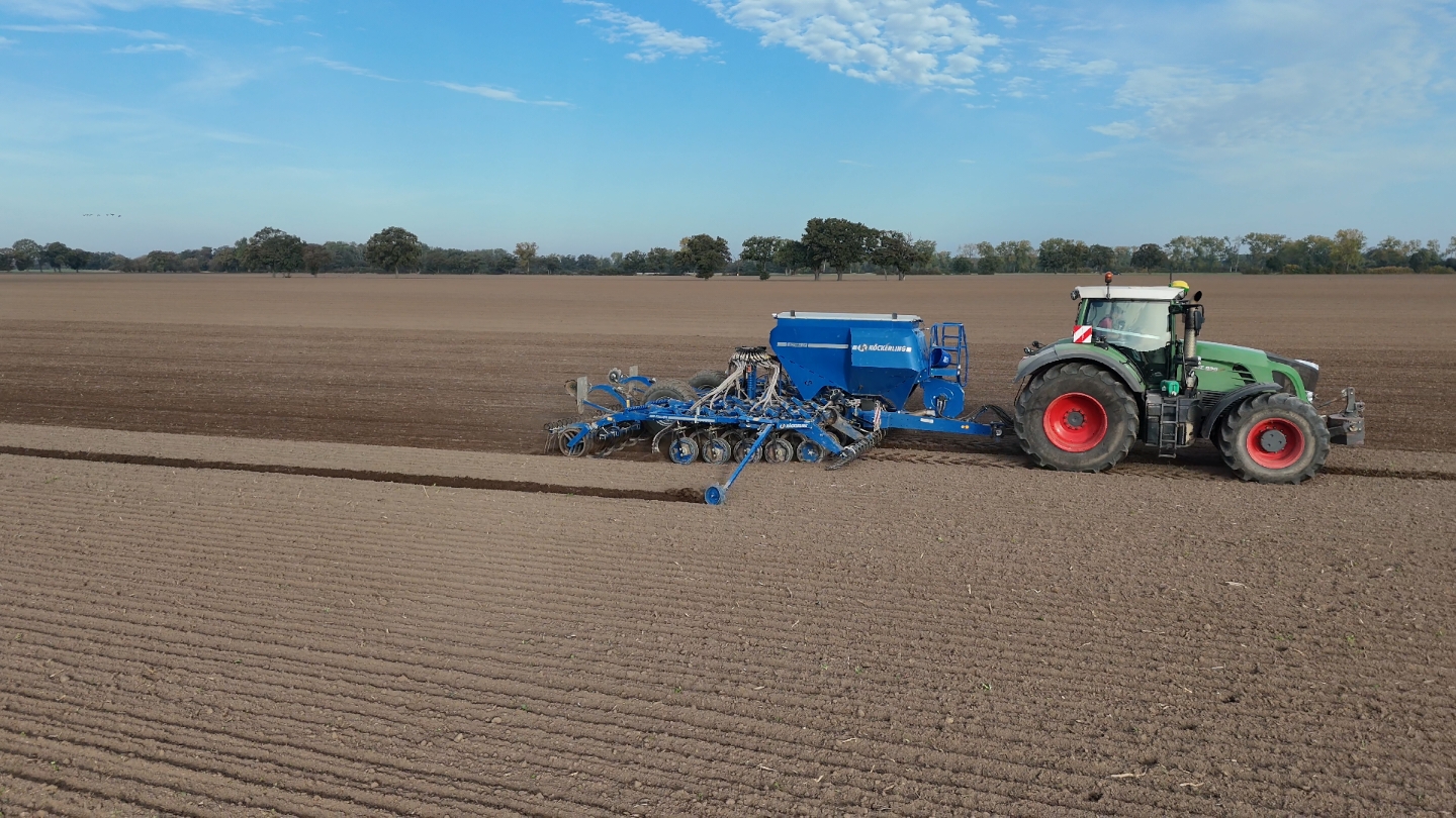 @Henry  #fendt #fendt936 #köckerling #köckerlingultima #köckerlingultimacs #köckerlingdrille #drille #drillen #landwirtschaft #altmark #2024 #fyp #viral #altmark_steven 