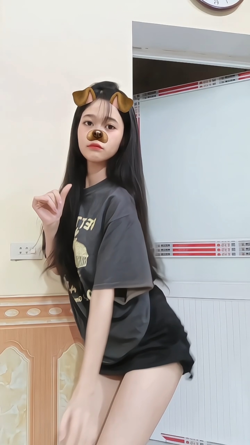 Nhìn mẻ như tập dưỡng sinh zị tròi🥲#sweetladyteam #gaixinhtiktok #tươngtactiktok #gaixinh #nhaytiktok #gai #nhachaymoingay #nhac #xuhuongtiktok #xuhuong #nhay #su #