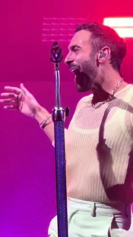 siamo onde nel mare 💙💙💙💙💙💙  #marcomengoni #vienna 