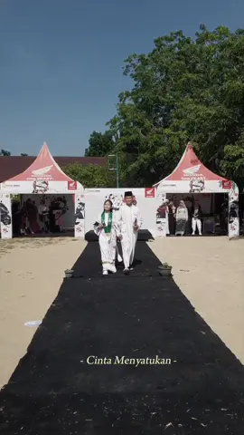 Menghargai perbedaan adalah langkah pertama menuju perdamaian, indah toleransi.... ini bukan tentang drama percintaan tapi tentang toleransi!!!! #smpn4mentok #bangjo #xbzyc #bangkabelitung #foryou #bangka #4u #masukberanda #fypp #xbyzca #romantis #toleransi #toleransiberagama 