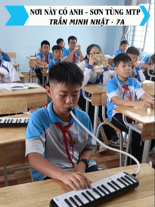 NƠI NÀY CÓ ANH - SƠN TÙNG MTP - Kèn phím Melodica - Trần Minh Nhật 7A Nhạc: Sơn Tùng MTP Em Trần Minh Nhật lớp 7A - THCS Đoàn Thị Điểm Video có sử dụng beat của kênh NTV Music (Karaoke Beat & Lyrics) #kenphim #melodica #noinaycoanh @sontungmtp