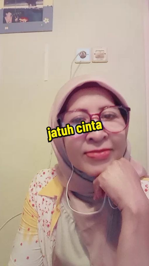 jatuh cinta tp tak bahagia. gimana critanya tuh 🥰🥰 #jatuhcinta #duetromantis #beranda #foryouu #fypシ゚ #rara_septian 