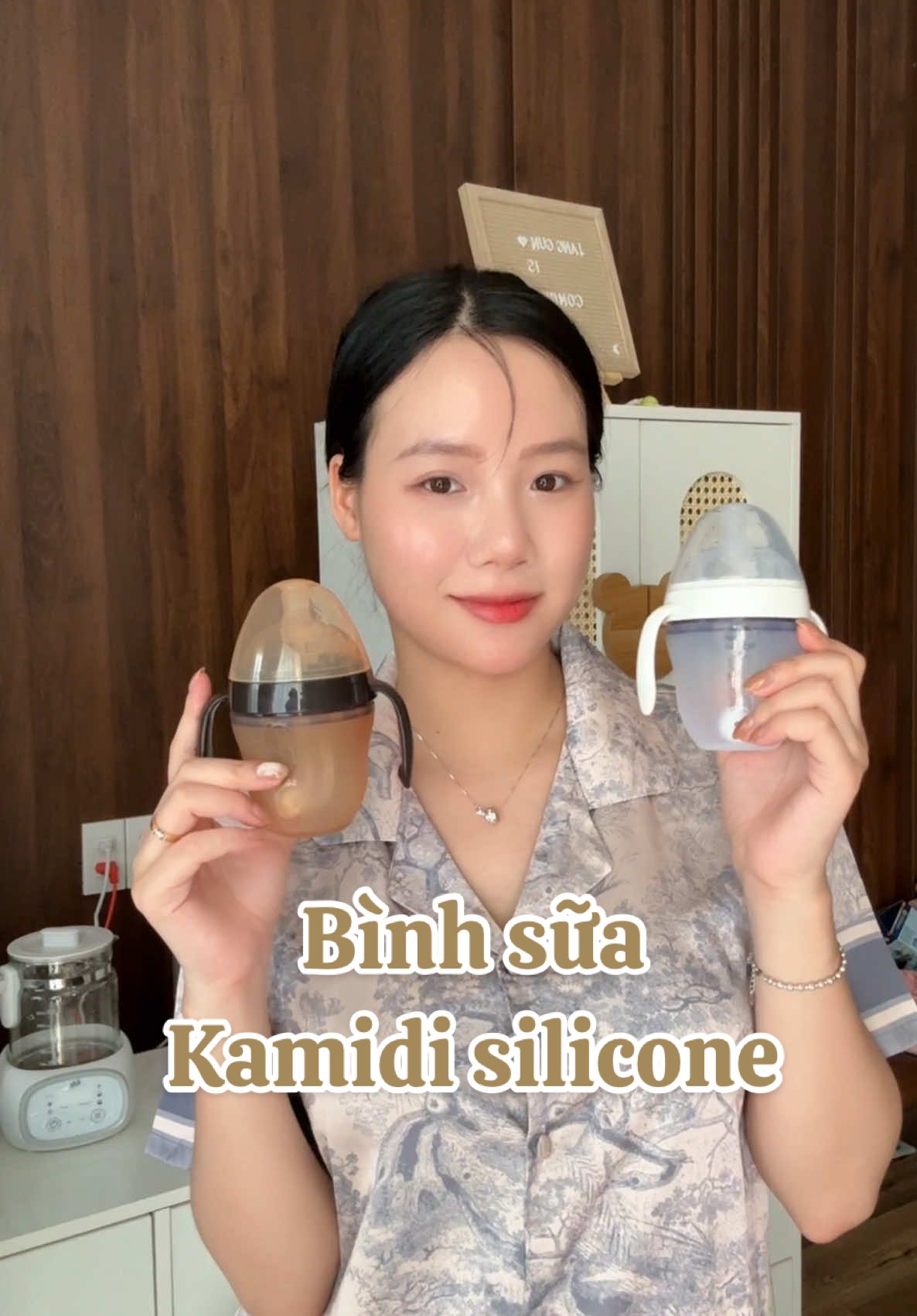 Bình sữa yêu thích của Hyunwoo :  #kamidi #KamidiHieudieumemuon #mayhutsuaKamidi #mayhutsuaquocdan. #kamidismart #binhsuasilicon #binhsuakamidi 