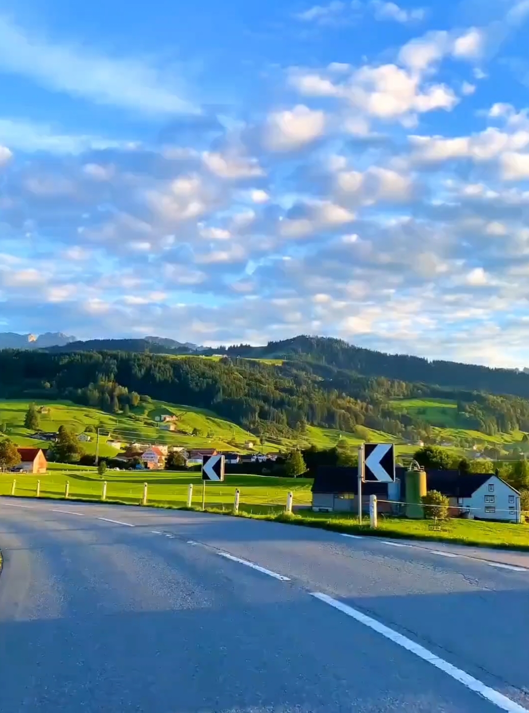 switzerland🇨🇭 #traveltiktok #switzerlandtravel #switzerlandnature #PlacesToVisit #landscapes #nature #mountains #switzerland #swiss #beautifuldestinations 