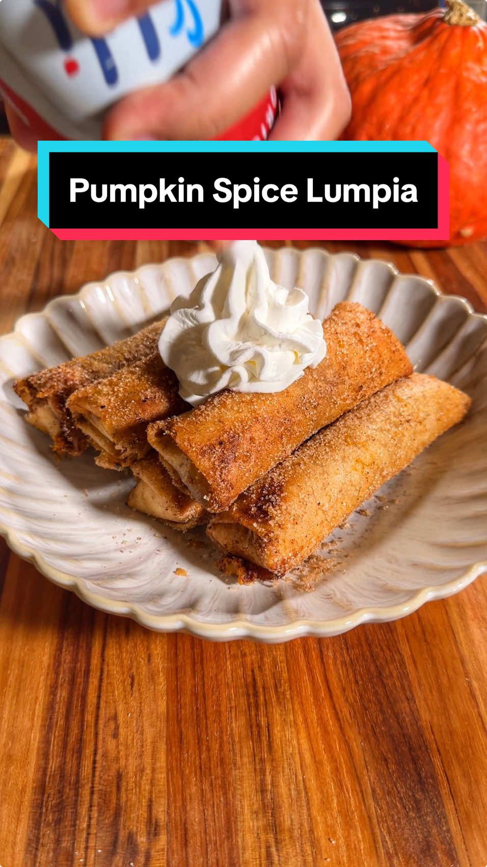 Pumpkin Spice Spring Rolls / Lumpia 🎃🍁 #foodporn #food #foodlovers #FoodLover #foodieph #Foodie #delicious #fyp #tiktokfood #FoodTok #Recipe #cooking  #foodlover #delicious #yummy #abimarquez #lumpiaqueen 