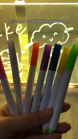 This is so freaking cool! #creative #funny #fyp #tiktok #goodthing #foryou #draw #acrylic #light #children #DIY #baby