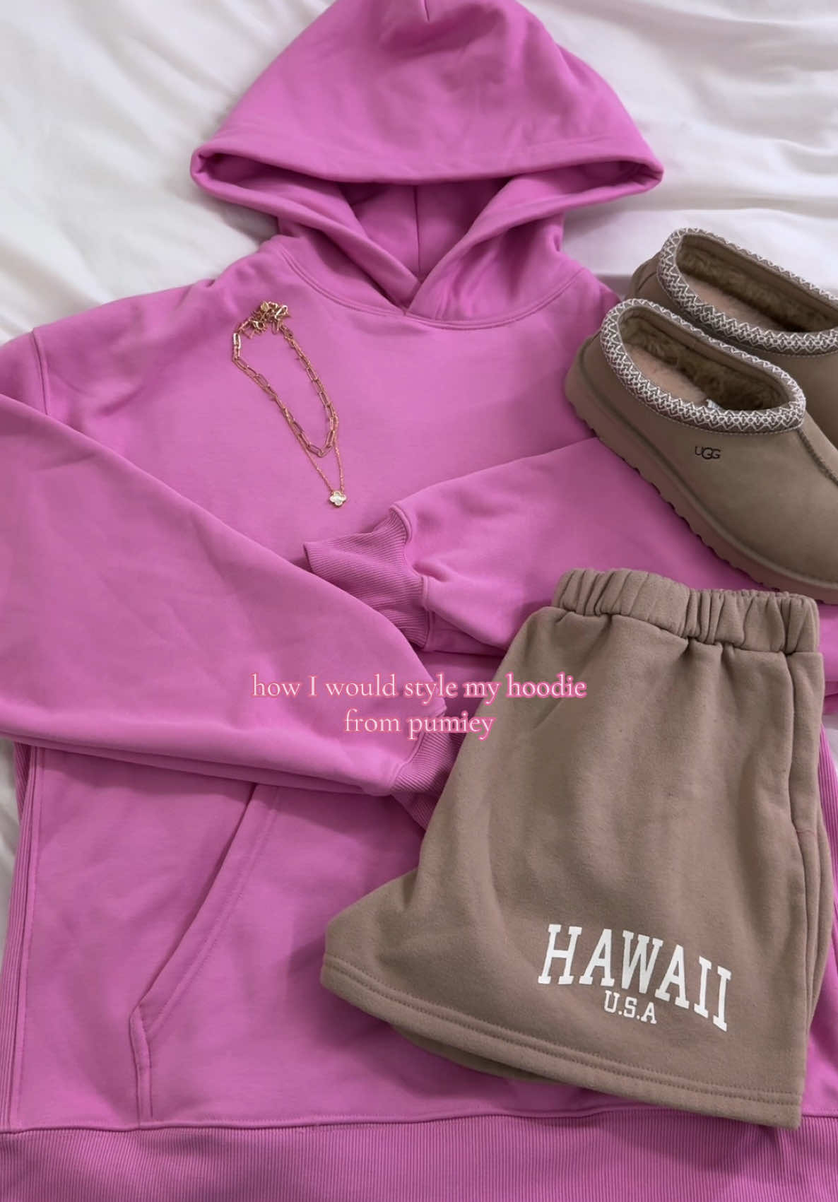 @PUMIEY #outfitinspo #outfits #fits #hoodie #hoodieszn #uggs #jewelry 