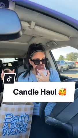 Vanilla forever 🩷 what’s your favorite type of scent? . @Bath & Body Works i love you forever 🎉 . #candlehaul #homescents #vanillagirl #vanillascent #vanilla #latinacontentcreator #velavainilla 