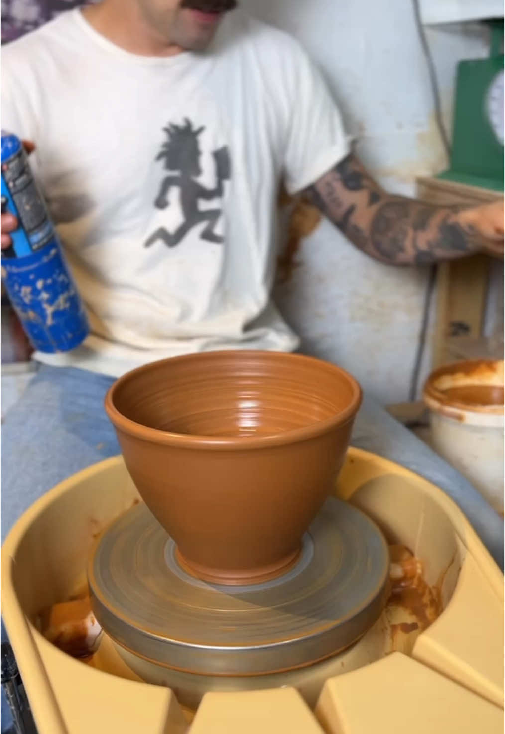 happy halloween i guess #pottery #asmr 