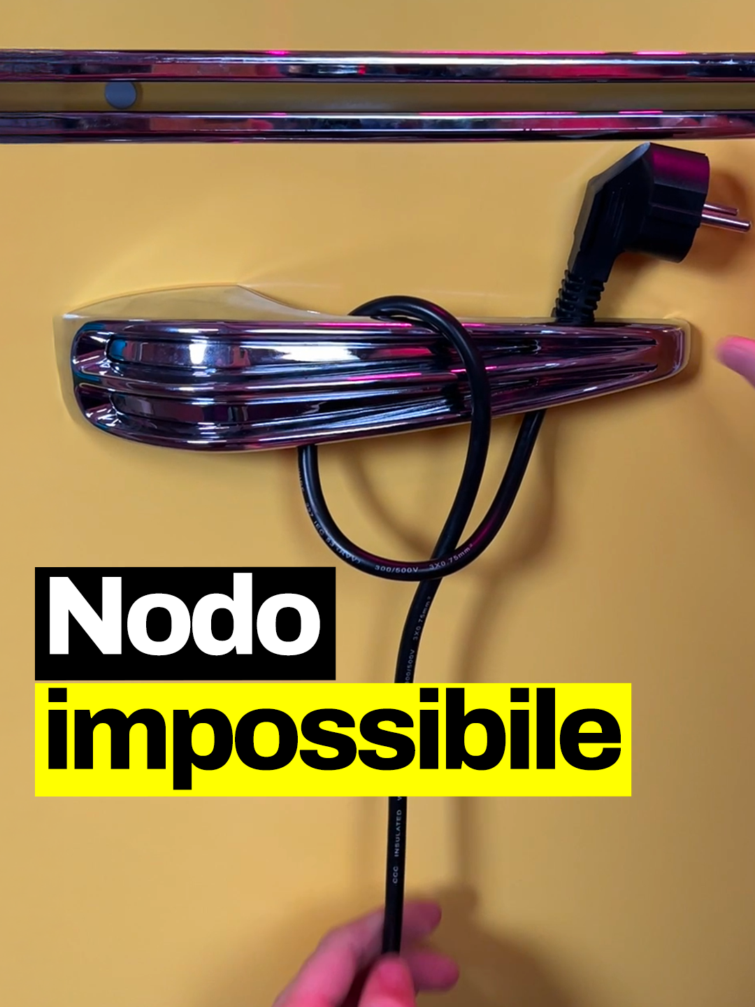 Questo nodo sembra impossibile da sciogliere, ma non è così. La soluzione? Ve la spiego qui 👉 #geopop #imparacongeopop #figononlosapevo #losapeviche #scienze #science #geopopit #nodi #matematica