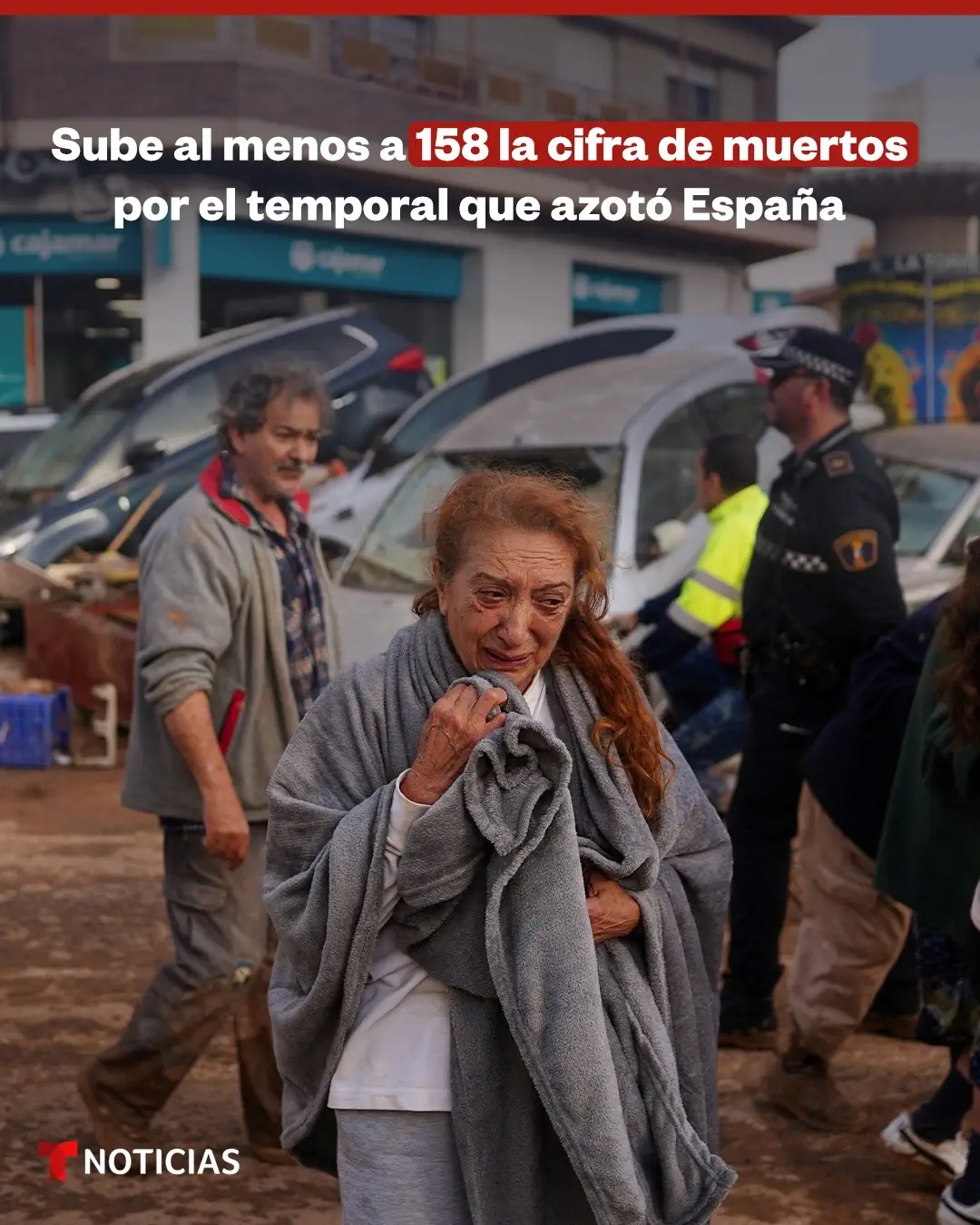 🇪🇸 Al menos 158 personas han muerto y decenas se encuentran desaparecidas por las #lluvias torrenciales y las #inundaciones provocadas por el temporal que azotó #España. Del total de muertes confirmadas, 155 se concentran en una sola región, la Comunidad Valenciana. Se trata del desastre natural más mortífero del que se tiene registros en la historia moderna del país. Los equipos de emergencia siguen trabajando por rescatar a los que están atrapados, y se están llevando a cabo operaciones para recuperar los cuerpos y limpiar los escombros. 