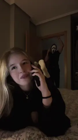 👻🖤📱 . . . . . . . . . . . . . . . . . . . . . . . . #scream #ghostface #ghost #halloween #haloween2024 #dark #dark #darkromance #boo #BookTok #booktokspain  @Izan 