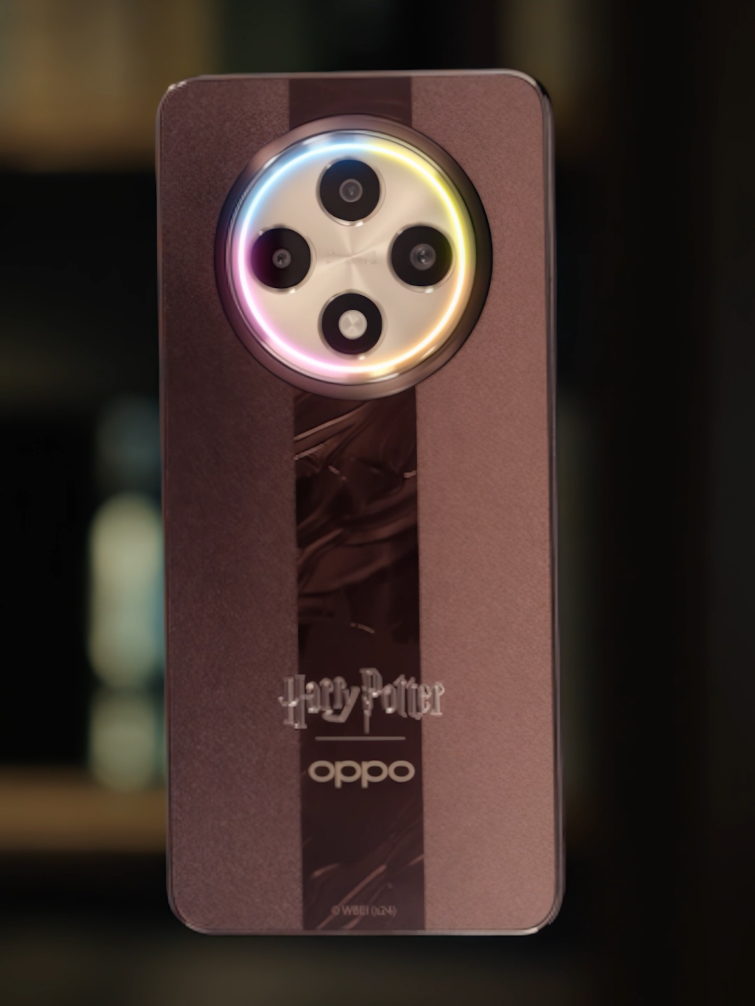 ¡Descubre toda la magia que trae para ti el nuevo #OPPOReno12F Harry Potter edición especial! 🪄 Sus maravillosos accesorios como varita mágica, Snitch Dorada y Reliquias de La Muerte vienen protegidos en una caja con diseño inspirado en el mundo mágico de Harry Potter. ¿Aceptas la carta de Hogwarts? 🧙 ¡Encuéntralo ya disponible en Telcel!