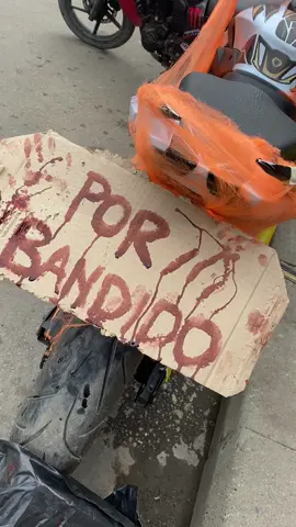 Terror 👻#caravana #motos 