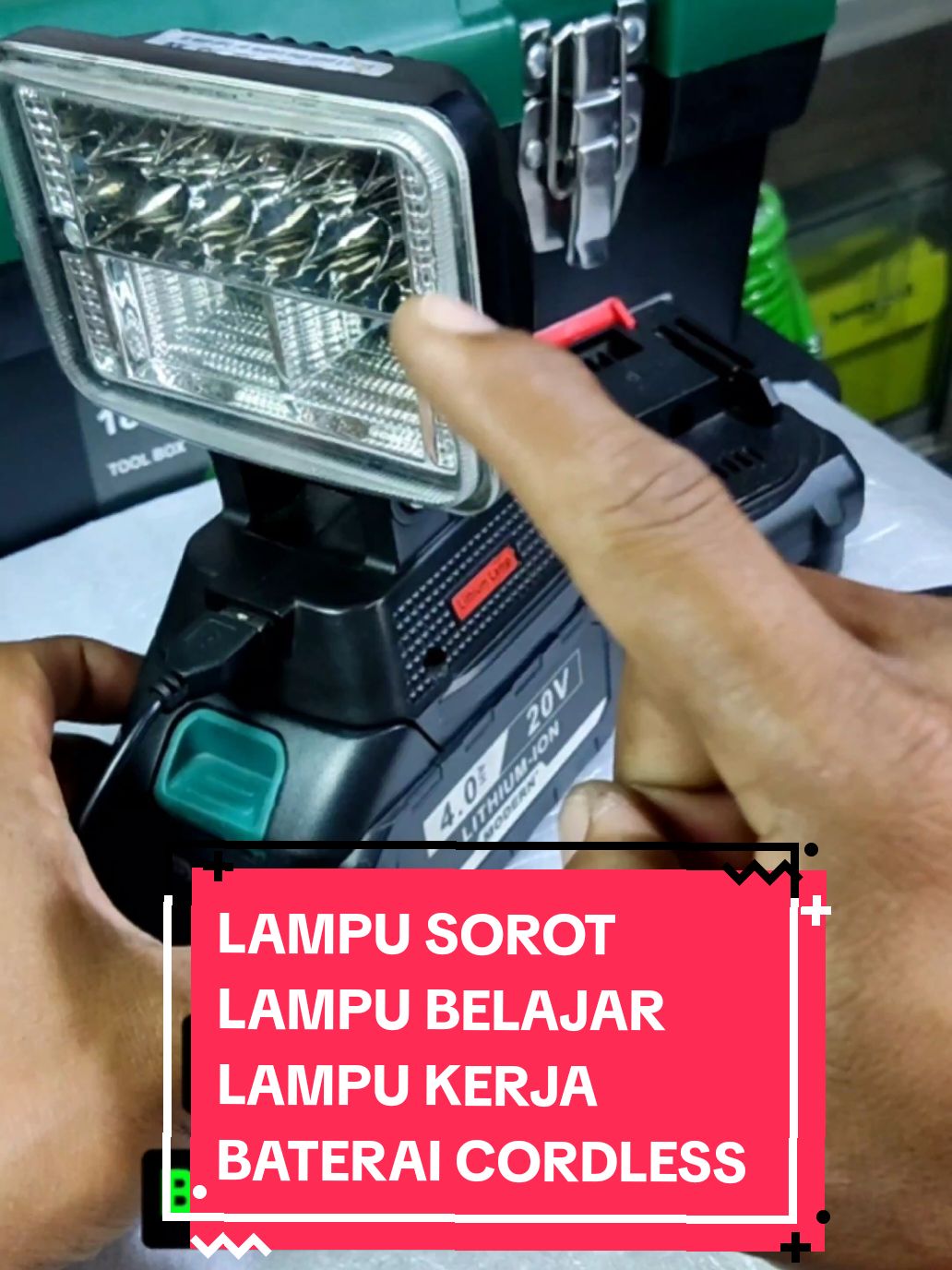 lampu sorot lampu kerja LED cordless 20v #lampusorotled #lampuled #lampukerjaled #lampucorsless #lampusorotbateraipowertool #lampusorot20v #elektronik #alatdanperkakas #otomotif #viral #fyp 