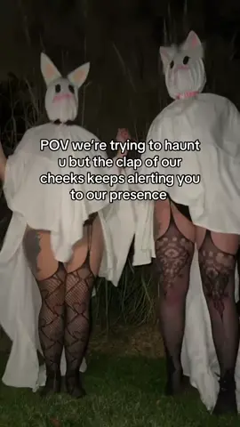 me and @reeyue even harmonized for a moment there #halloween #sheetghosts 