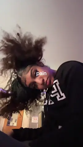 this gotta be the worst part of the whole hairstlye 😫 #foryou #fyp #naturalhair #curlyhair #pain 
