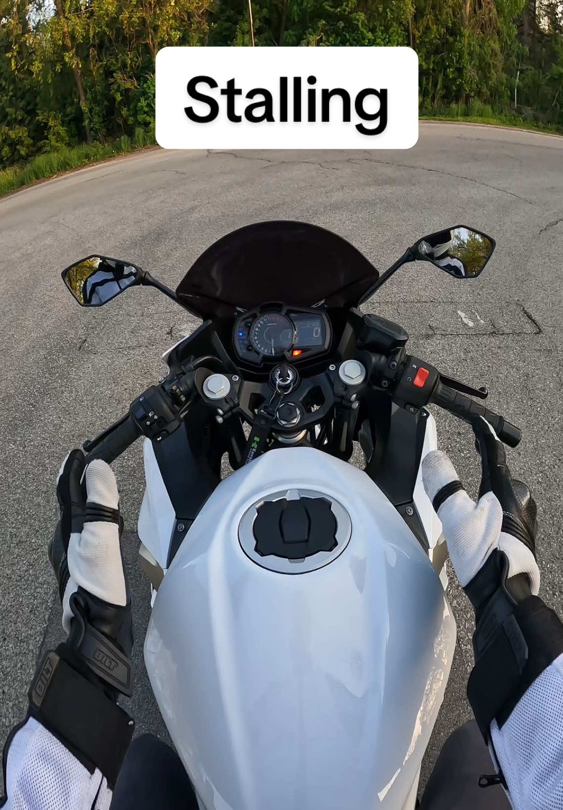 Afraid Of Stalling At Stops? Here’s A Tip You Need To Know #ninja400 #motorcycle #sportbike #bike #biketok #beginner #fyp 