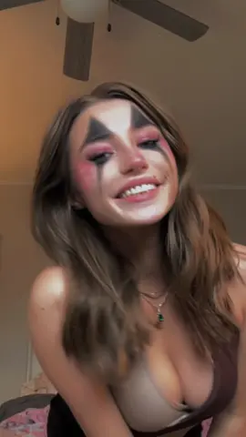 Clownin today 🤡 Happy Halloween 🎃 #followme #trending #foryou #halloweenlook #halloweencostume #clown 
