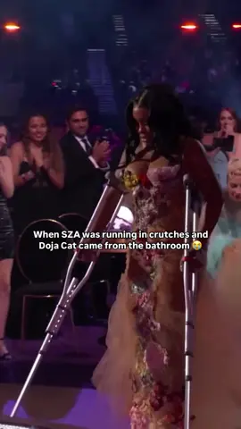 this is the most chaptic award acceptance speech i have ever seen 💀 #dojacat #sza #hiphop #rap #raptok #fyp