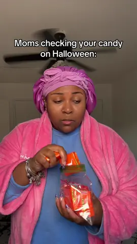 I used to hide mine😭 #candy #MomsofTikTok #mom #trickortreat #halloween2024 #xyzbca #happyhallowen #food #trending #fyp #fypシ #justforfun 