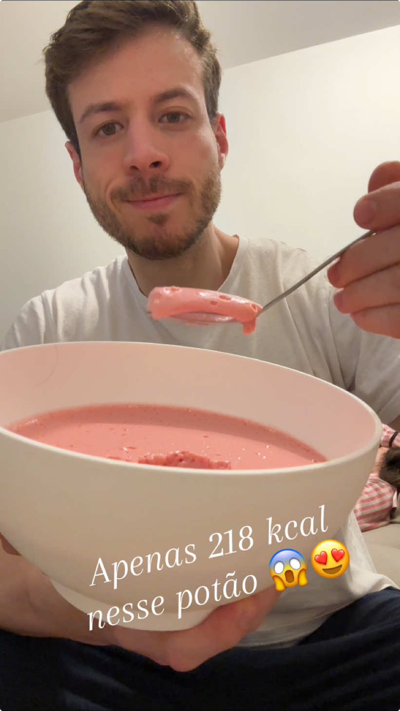 Esse e o hack pro cutting! Muuuita comida e pouquissima caloria !!! Segue pra mais ✅ #receita #receitafit #gelatina 