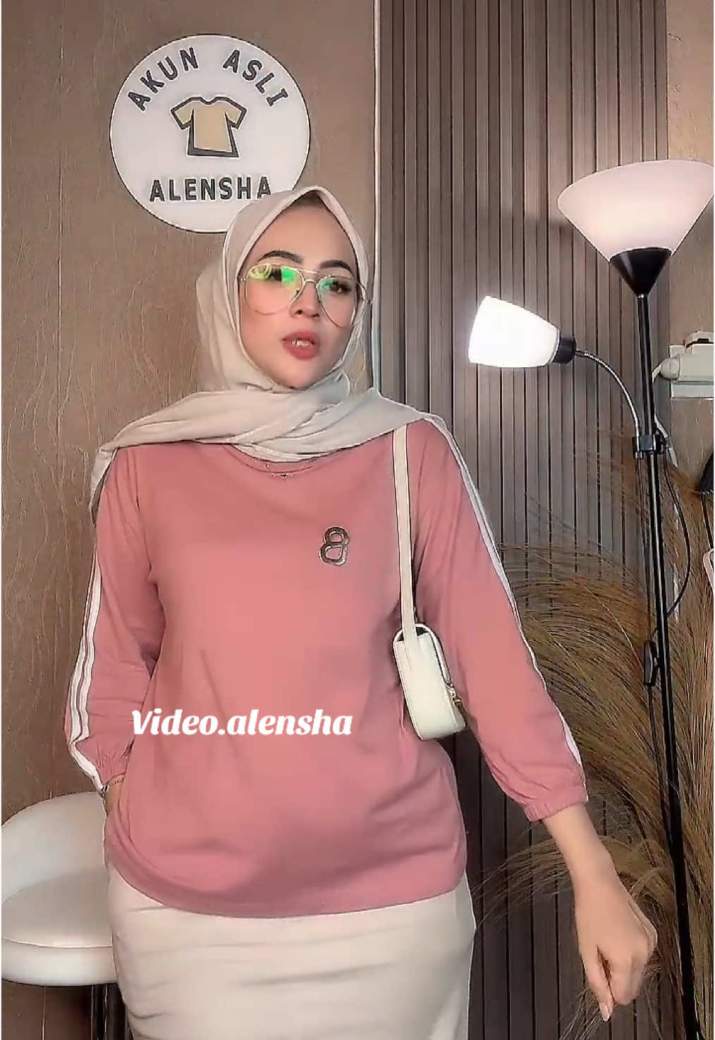 #LIVEhighlights #TikTokLIVE #LIVE #ootdstyle #ootdhijabstyle #rekomendasioutfit #kaospolos #kaosviral #fyp #ootdhijab #atasanwanita #koas #rokspan #kaosstripe 